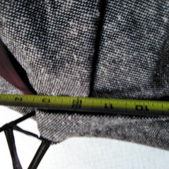 Two piece skirt suit - Picture 10 of 12